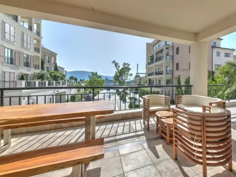 Prodaja, jednosoban stan, 90m², Porto Montenegro, Tivat - image 1