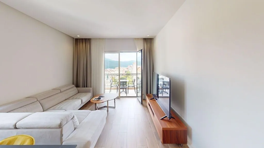 Prodaja, dvosoban stan, 61m², Tivat, Crna Gora