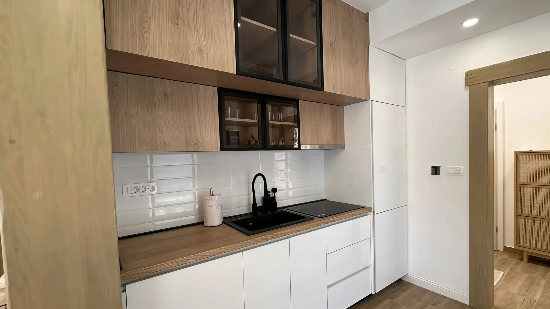 Izdavanje, dvosoban stan, 89m², Zelenika, Herceg Novi