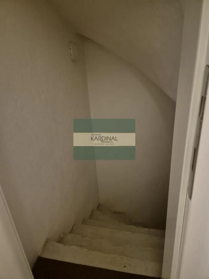 Prodaja, kuća, 379m², Trnava, Jagodina