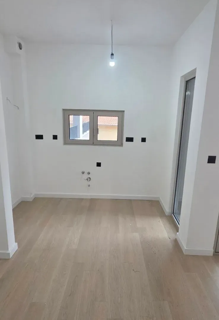 Prodaja, dvosoban stan, 51m², Dobrota, Kotor
