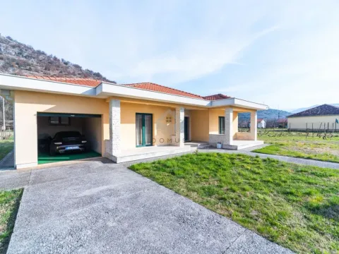 Sale, house, 200m², Rogami, Podgorica - image 5