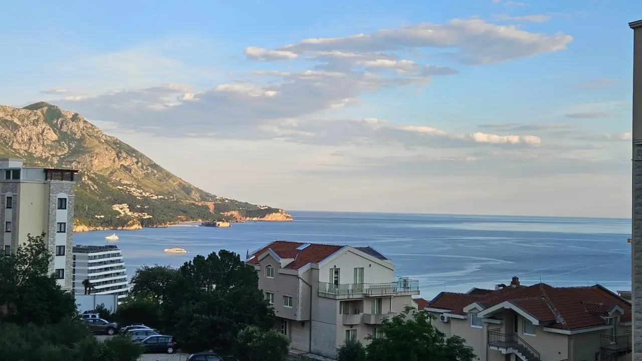 Prodaja, dvosoban stan, 68m², Bečići, Budva