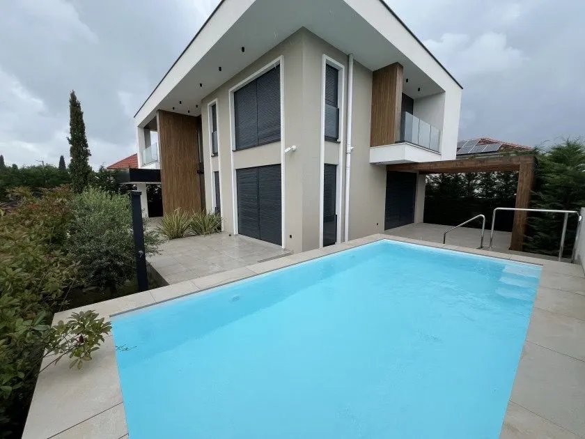Rent, house, 230m², Gornja Gorica, Podgorica