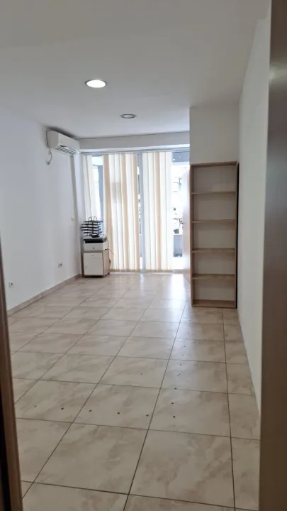 Rent, office space, 46m², City Kvart, Podgorica