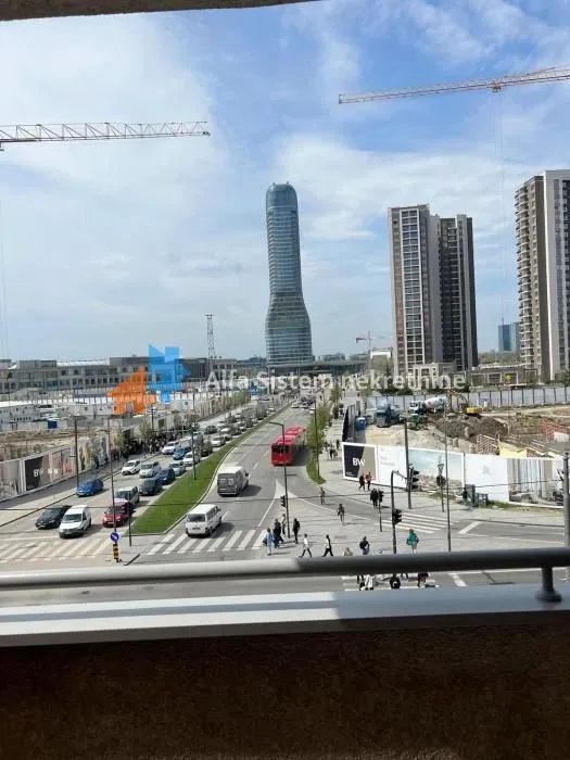 Izdavanje, četvorosoban stan, 80m², Savski Venac, Beograd