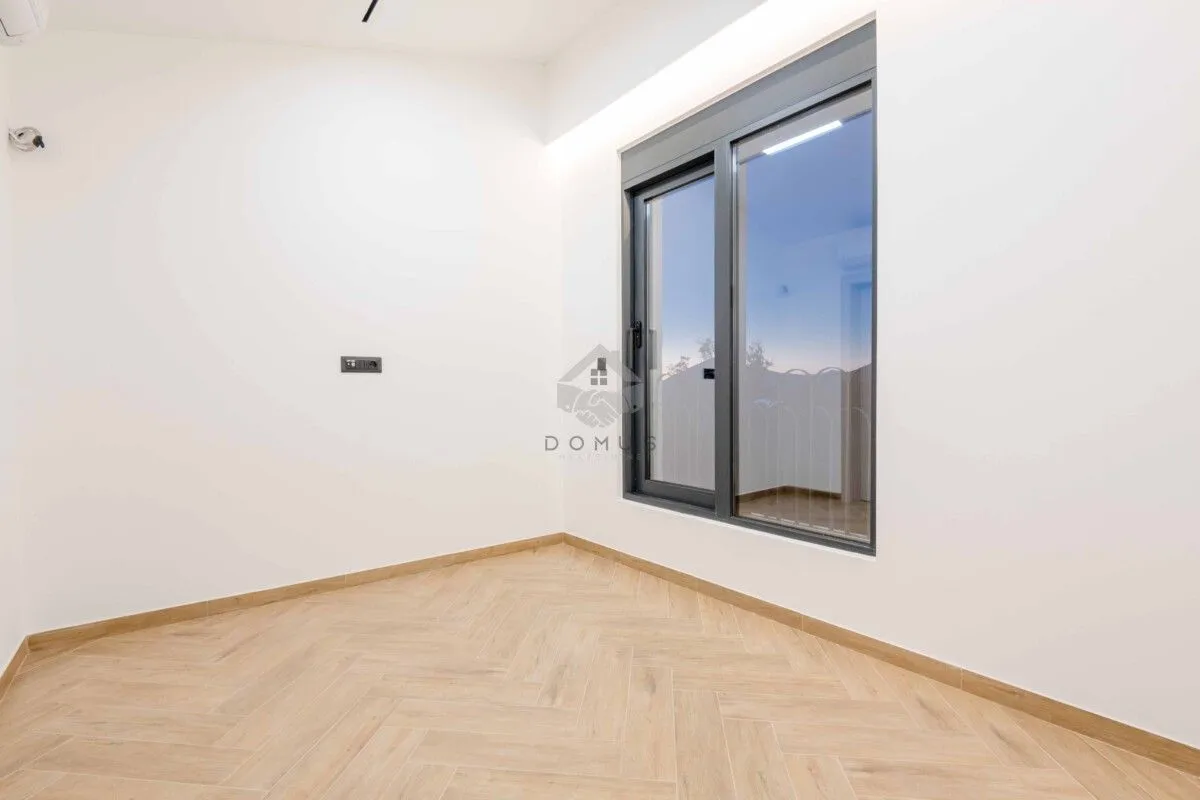 Sale, house, 240m², Kamenovo, Budva