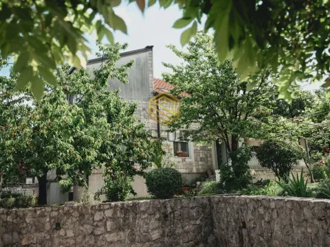 Sale, house, 350m², Vranići, Podgorica - image 7