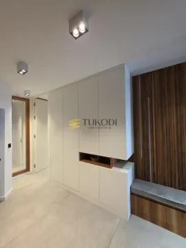 Izdavanje, četvorosoban stan, 137m², Stari grad, Novi Sad - image 29