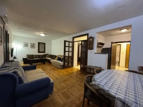 Izdavanje, dvosoban stan, 85m², Centar, Budva - image 1
