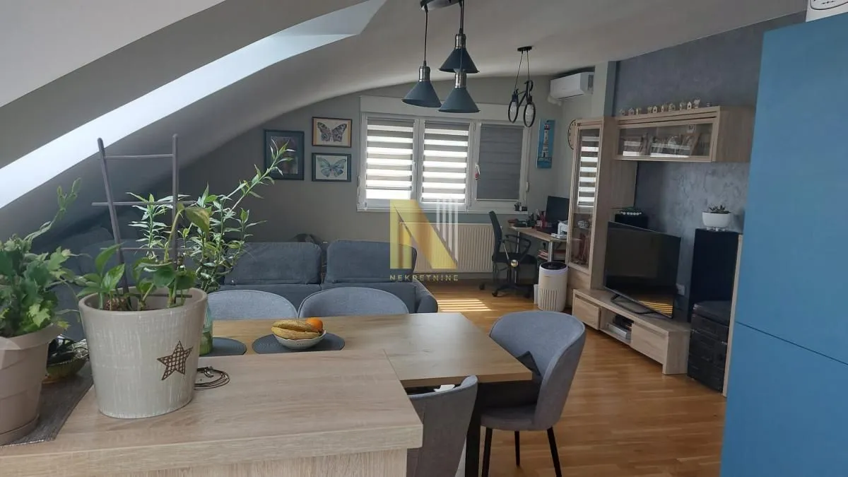 Prodaja, četvorosoban stan, 90m², Petrovaradin, Novi Sad