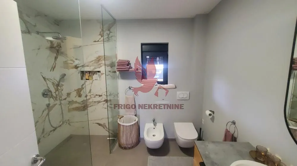 Sale, house, 234m², Granice, Mladenovac