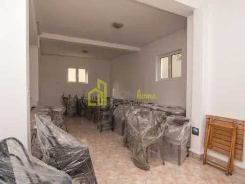 Izdavanje, kuća, 400m², Momišići, Podgorica - image 24