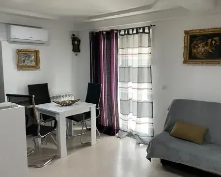 Izdavanje, dvosoban stan, 85m², Bar, Crna Gora
