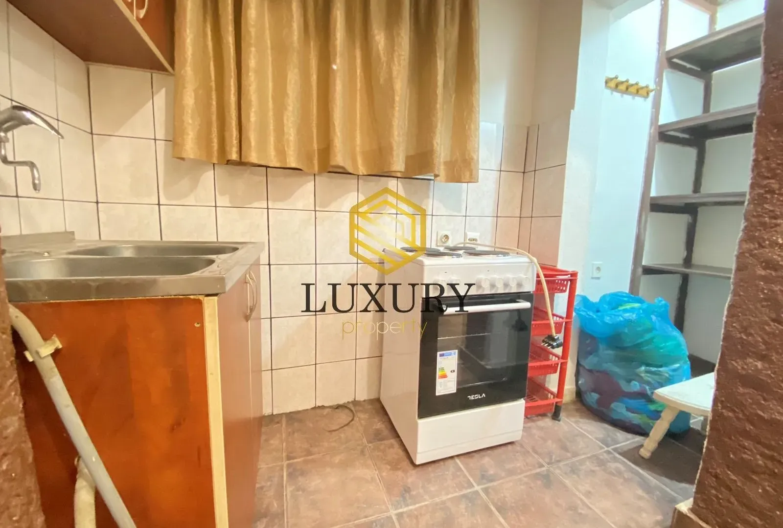 Izdavanje, dvosoban stan, 68m², Centar, Podgorica