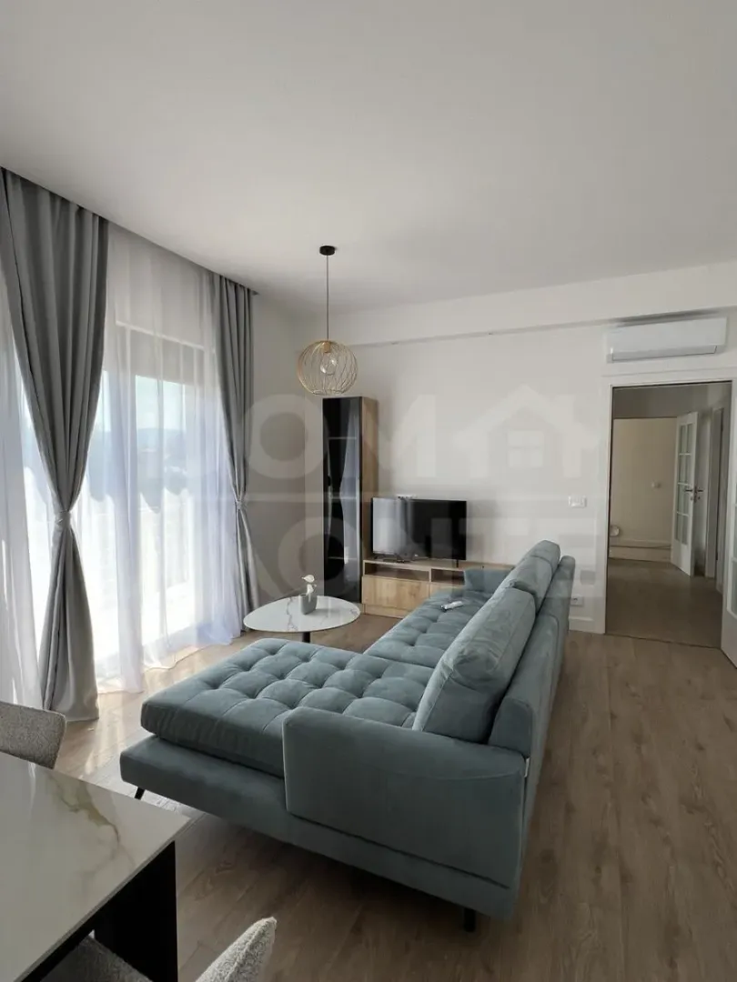 Izdavanje, dvosoban stan, 70m², Tivat, Crna Gora