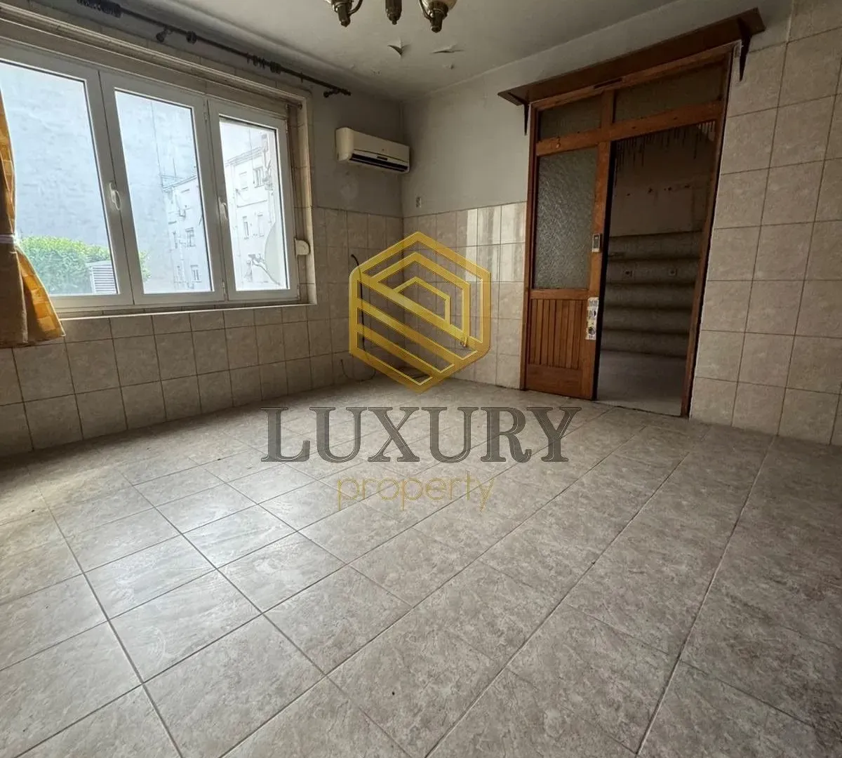 Prodaja, dvosoban stan, 85m², Centar, Podgorica