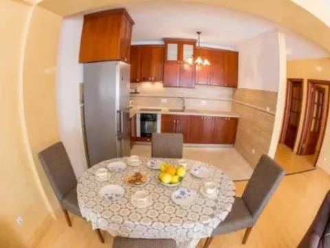 Rent, two bedroom apartment, 81m², Petrovac, Budva - image 10