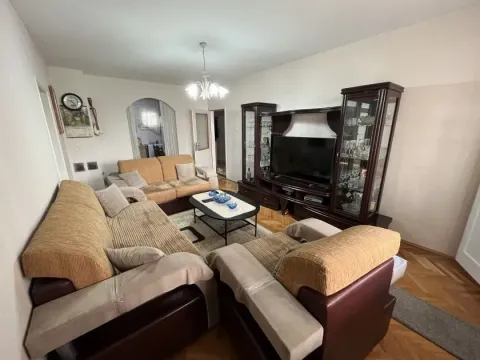 Prodaja, trosoban stan, 105m², Centar, Bar - image 2
