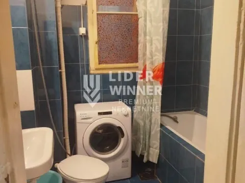 Rent, two bedroom apartment, 80m², Cvetni Trg, Vračar Sve Podlokacije - image 12