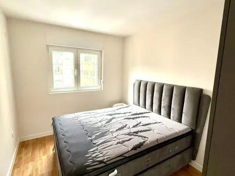 Rent, one bedroom apartment, 45m², Pobrežje, Podgorica - image 8