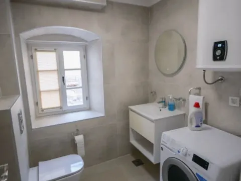 Rent, two bedroom apartment, 135m², Stari Grad, Budva - image 6