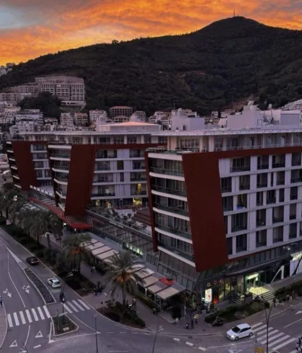 Prodaja, jednosoban stan, 51m², Centar, Budva