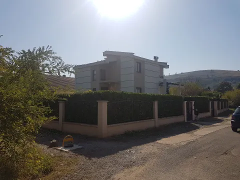 Rent, house, 262m², Zabjelo, Podgorica - image 3