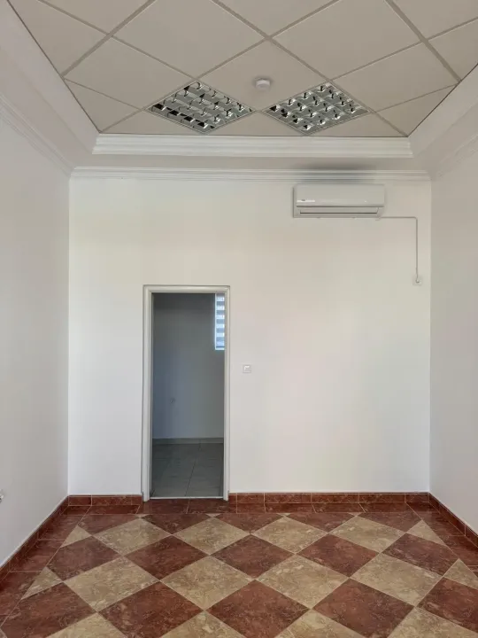 Rent, office space, 25m², Centar, Bar