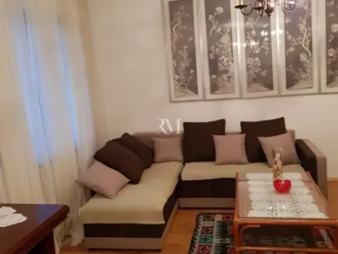 Izdavanje, kuća, 200m², Škaljari, Kotor - image 3