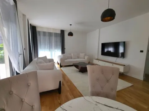 Izdavanje, dvosoban stan, 80m², Podgorica, Crna Gora - image 4