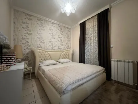 Izdavanje, kuća, 370m², Stari Aerodrom, Podgorica - image 10