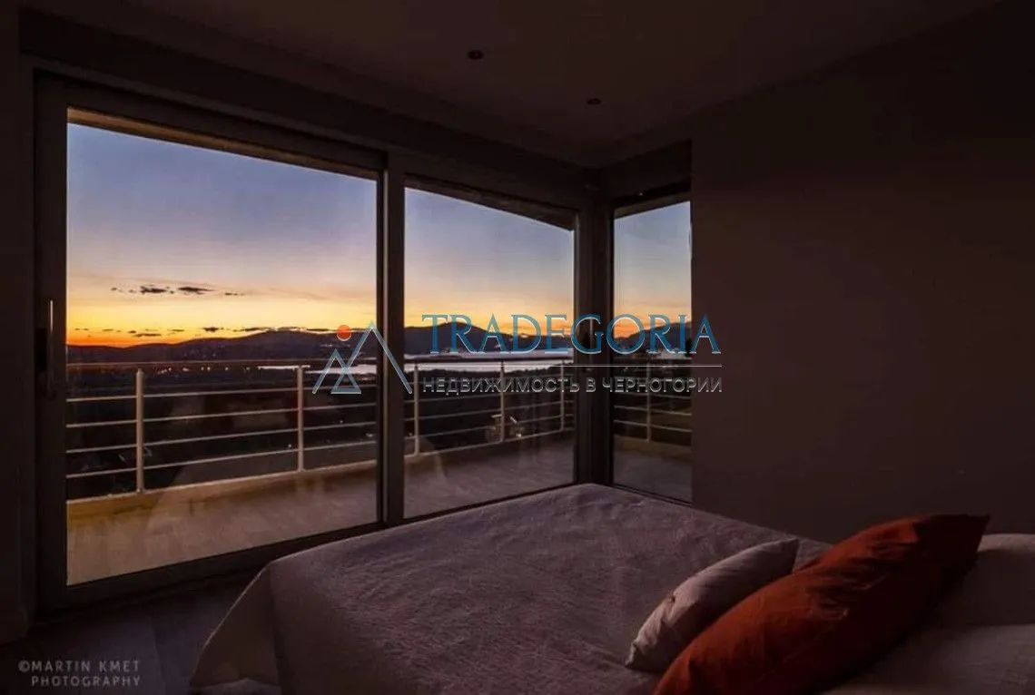 Prodaja, dvosoban stan, 100m², Tivat, Crna Gora