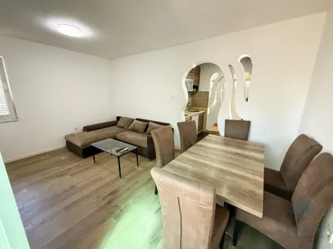 Izdavanje, dvosoban stan, 68m², Stari Aerodrom, Podgorica - image 3