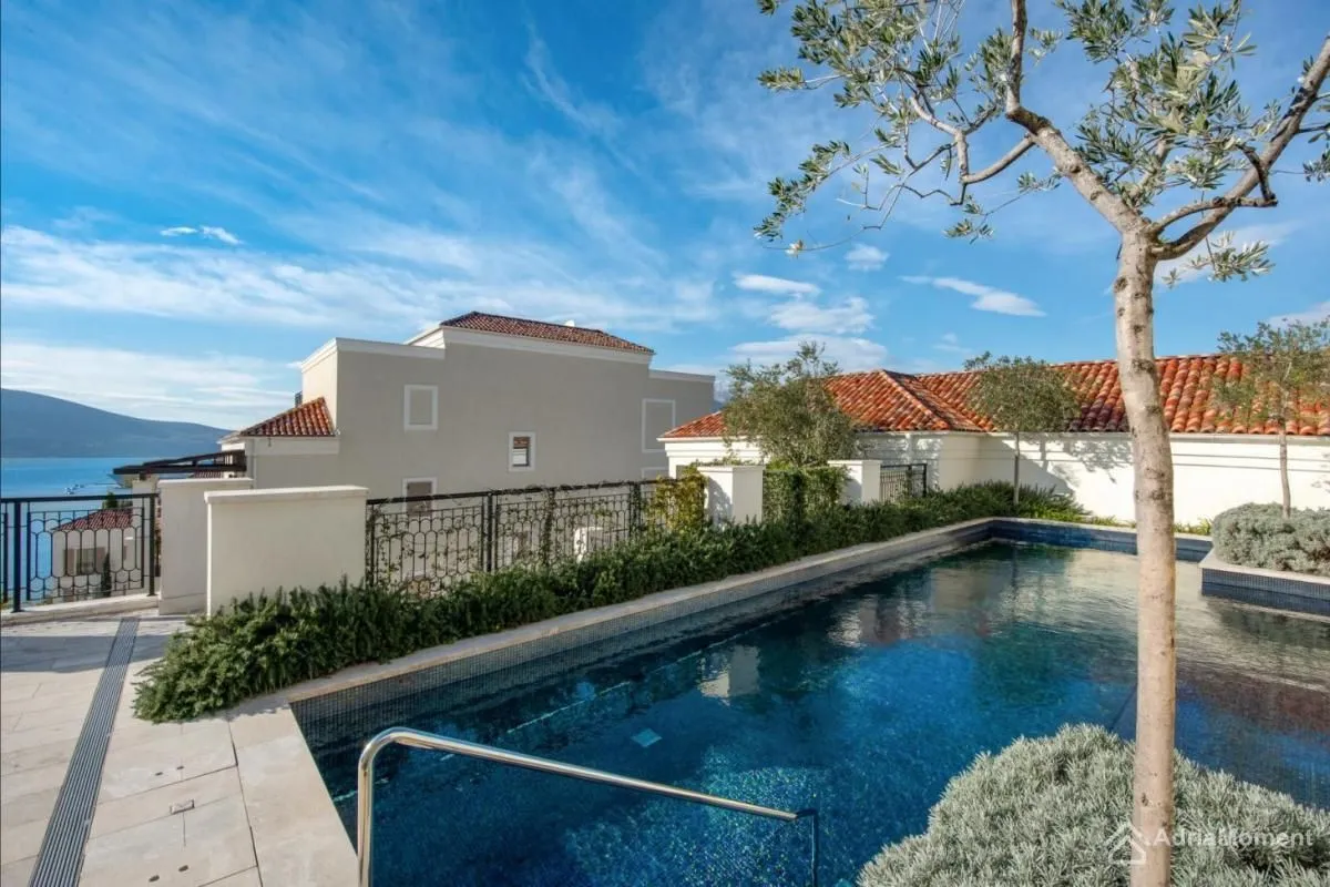 Prodaja, dvosoban stan, 115m², Porto Montenegro, Tivat