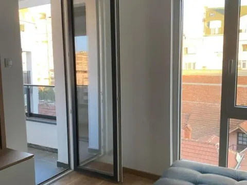 Izdavanje, dvosoban stan, 50m², Medijana, Niš