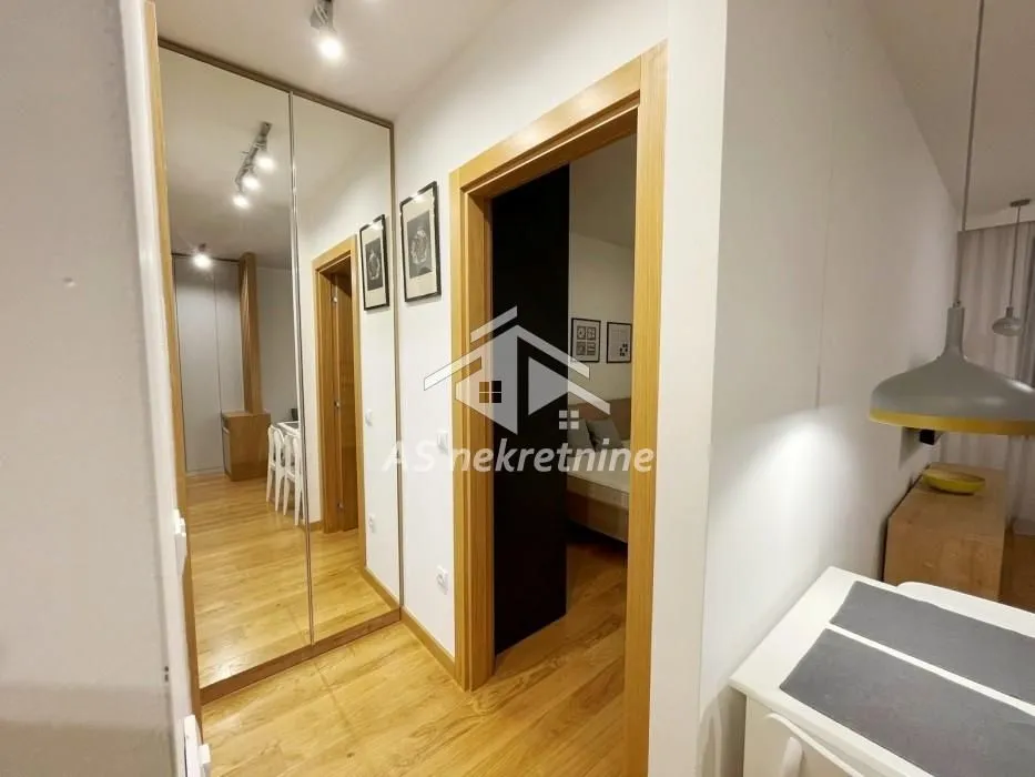 Rent, two bedroom apartment, 40m², Vračar Sve Podlokacije, Beograd