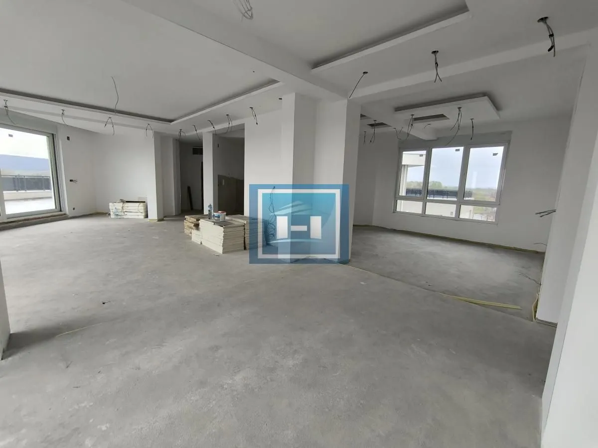 Sale, apartment, 500m², Centar, Ćuprija