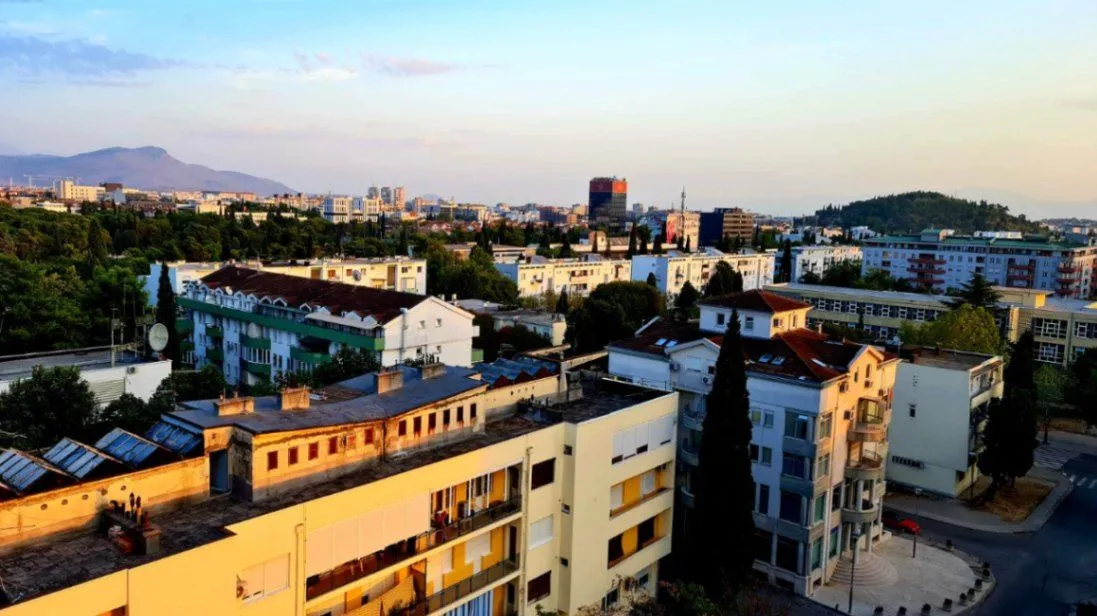 Izdavanje, dvosoban stan, 82m², Preko Morače, Podgorica