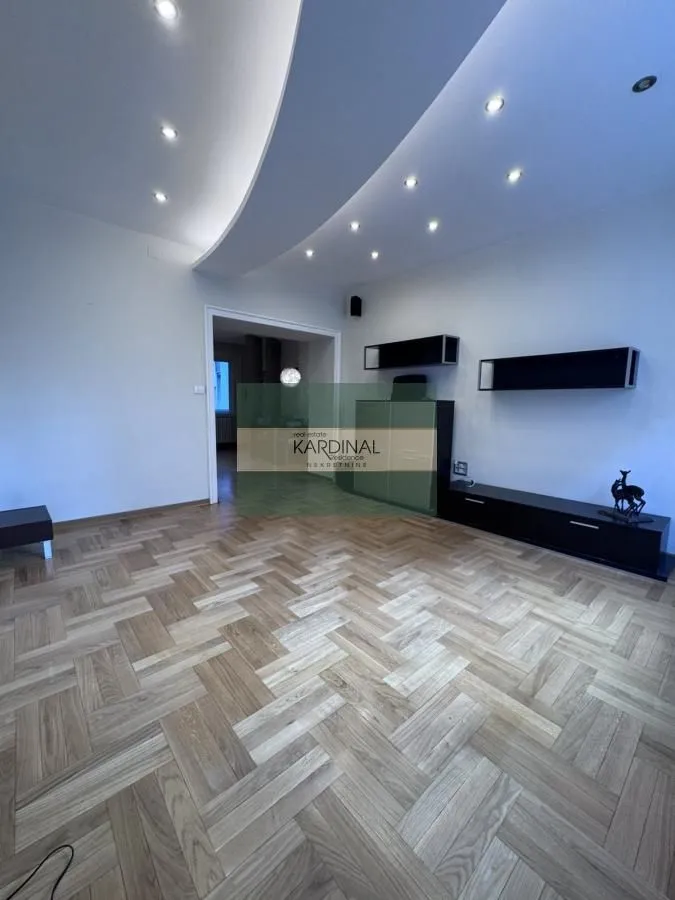 Prodaja, trosoban stan, 79m², Stari grad, Novi Sad
