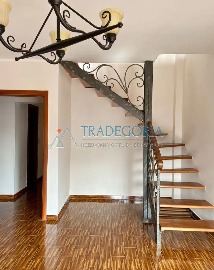 Prodaja, četvorosoban stan, 158m², Petrovac, Budva