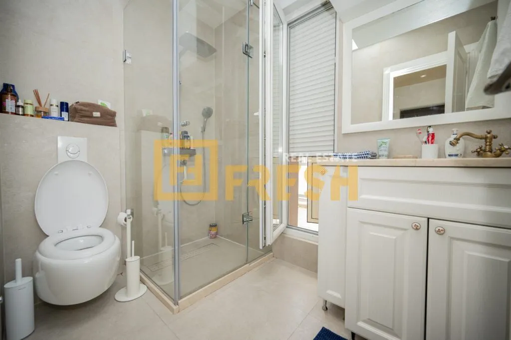 Prodaja, trosoban stan, 180m², City Kvart, Podgorica