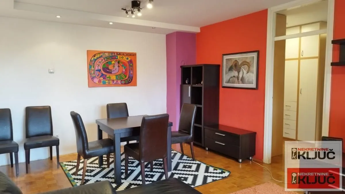 Prodaja, dvosoban stan, 54m², Bulevar Oslobodjenja, Novi Sad Sve Podlokacije
