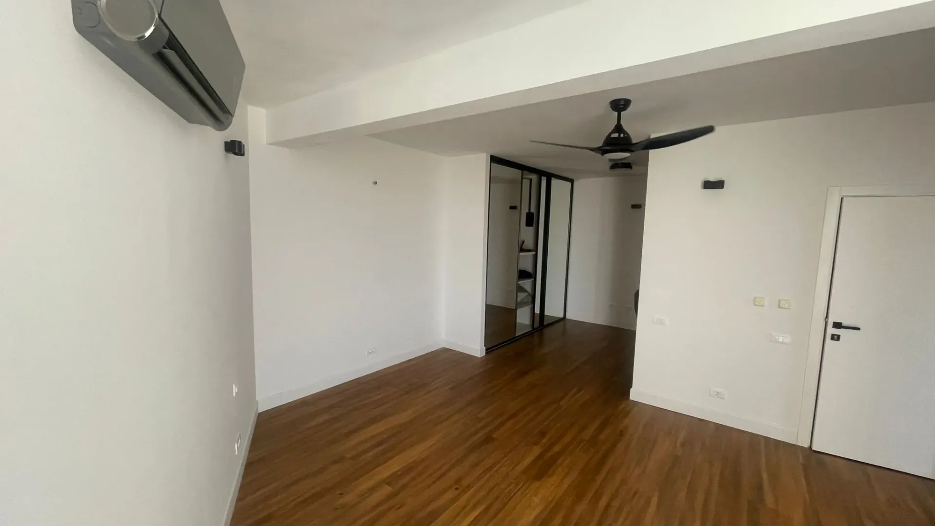 Prodaja, dvosoban stan, 72m², Mažina, Tivat