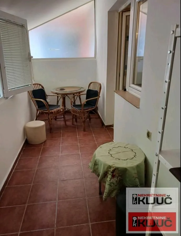 Izdavanje, jednosoban stan, 40m², Grbavica, Novi Sad Sve Podlokacije