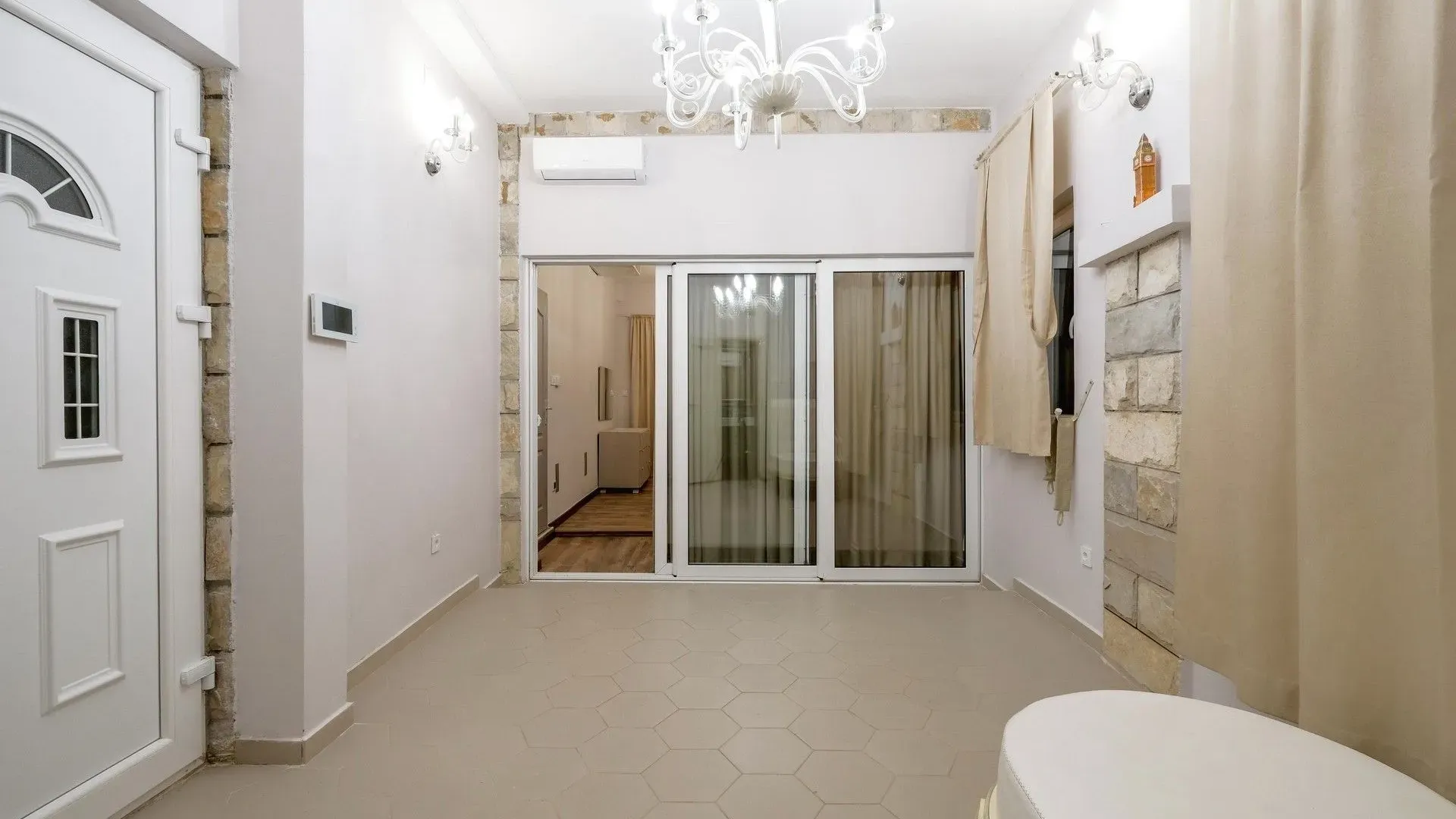 Prodaja, kuća, 198m², Dumidran, Tivat