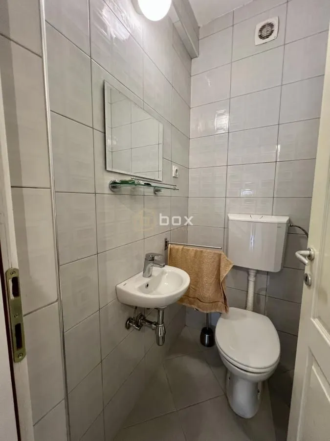 Izdavanje, poslovni prostor, 62m², Crveni Krst, Niš