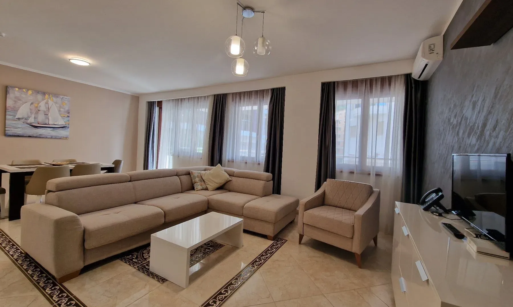 Rent, one bedroom apartment, 87m², Bečići, Budva
