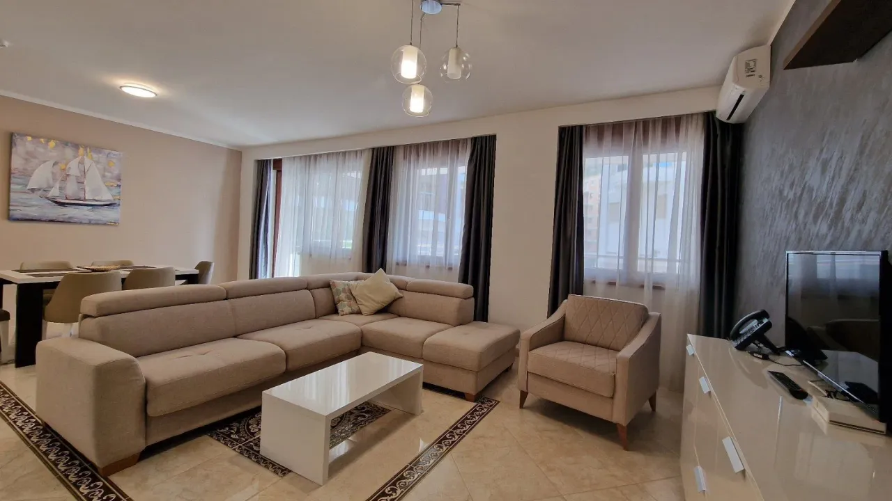 Rent, one bedroom apartment, 87m², Bečići, Budva