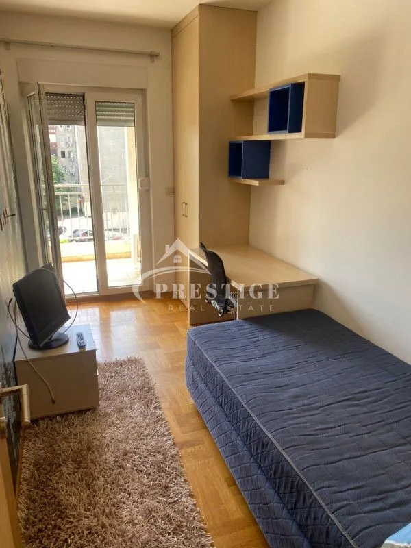 Rent, three bedroom apartment, 100m², Blok 6, Podgorica